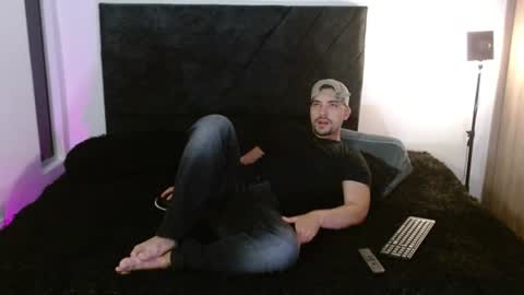 Ian Davis online show from July 26, 5:43 pm