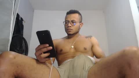 ian_tuner online show from November 9, 11:09 pm