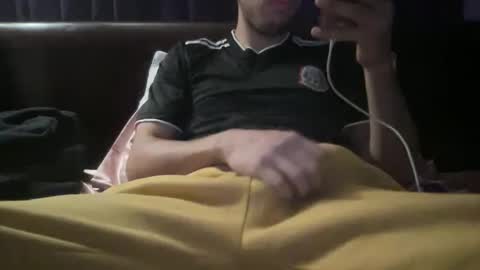 Snapshot of ice_jr chatting on December 28, 1:50 am Ice Jr online show from December 28, 1:50 am