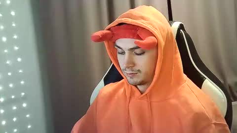 MAX online show from February 9, 2:07 pm