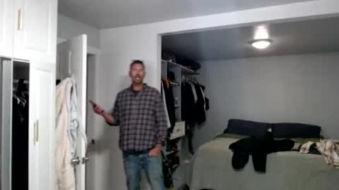 idiocracy517035 online show from November 4, 6:14 am