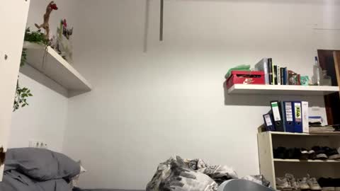 idkwhattowatch online show from February 5, 6:04 pm