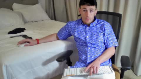 Amiri Roue online show from December 14, 2:23 am