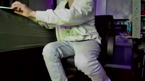 Amiri Roue online show from January 13, 8:47 am