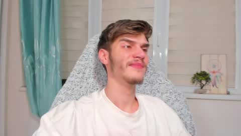 Snapshot of illusions888 chatting on January 14, 3:15 pm D-Illusion online show from January 14, 3:15 pm