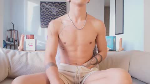 IM  THOMAS online show from September 17, 11:44 am