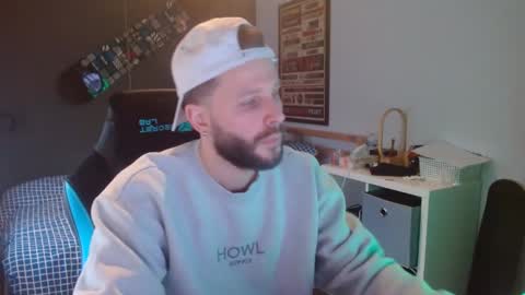 immumu online show from December 18, 1:12 pm