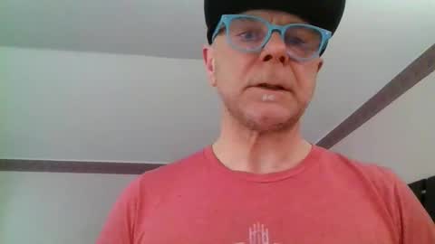 inertiageek9999 online show from April 1, 6:38 pm