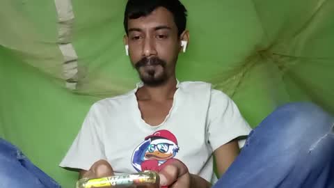 interne8famous online show from December 18, 1:07 pm