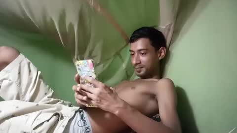 interne8famous online show from September 9, 3:22 pm