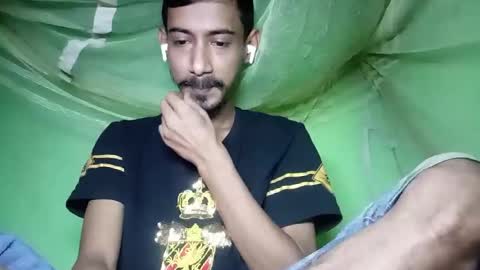 interne8famous online show from December 4, 10:55 am