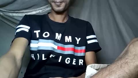 interne8famous online show from November 11, 8:19 am