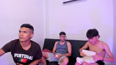 Damian Sam Jack Daniel and James online show from February 7, 1:11 pm