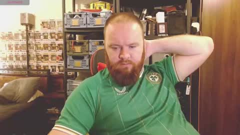 twitter theirishman205 online show from October 4, 11:42 pm