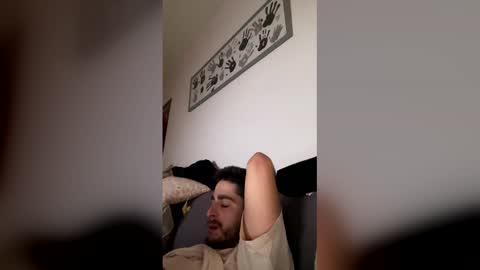 isaac250996 online show from December 15, 7:11 pm