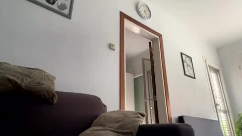 isaac250996 online show from September 13, 2:07 pm