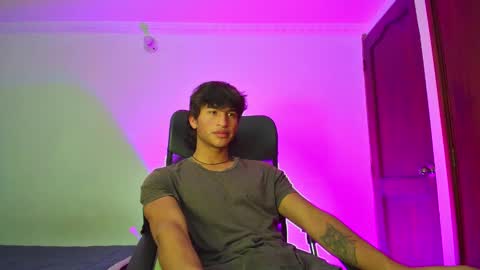 isaac online show from September 19, 12:46 am