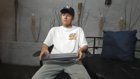 isaac_grimm online show from February 3, 3:15 am