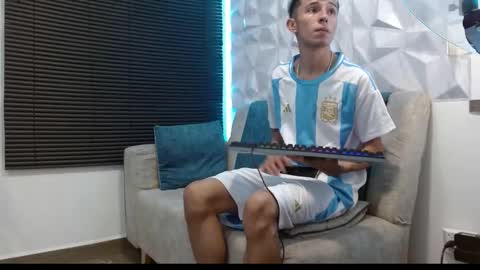 Isaac tan online show from September 20, 4:12 am