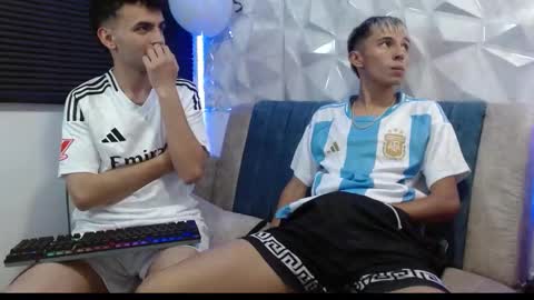 Isaac tan online show from September 18, 2:02 am