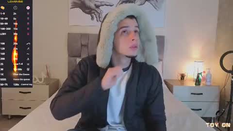 isaacblaze  online show from July 1, 3:51 am