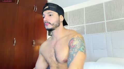 Isaac Surez online show from August 6, 11:49 am