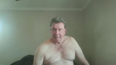 island625103 online show from October 16, 8:06 pm