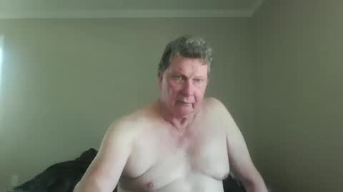 island625103 online show from September 22, 7:35 pm