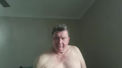 island625103 online show from October 14, 4:47 pm