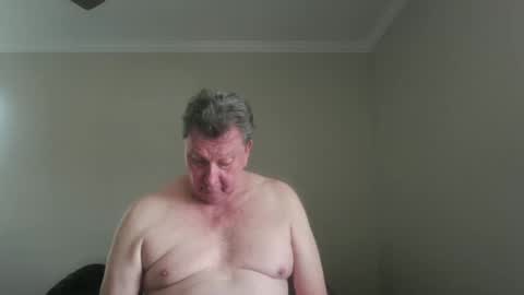 island625103 online show from September 21, 7:25 pm