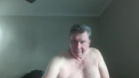 island625103 online show from October 15, 6:26 pm