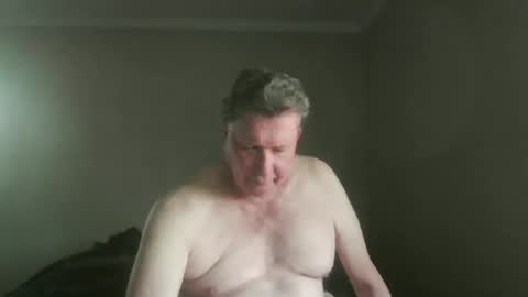 island625103 online show from October 19, 9:18 pm