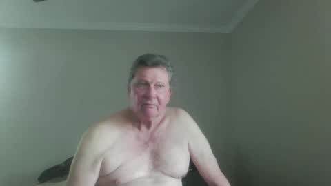 island625103 online show from September 30, 7:28 pm