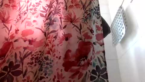 islandbey242 online show from June 27, 12:19 pm