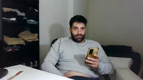 Snapshot of italianboybcn chatting on January 17, 10:55 am italianboybcn online show from January 17, 10:55 am