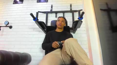 Italo Moore online show from December 3, 12:11 pm