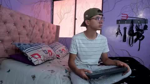 Ithan and Friends online show from January 12, 1:48 pm