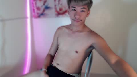 itsme_cxhennn online show from November 10, 8:36 pm