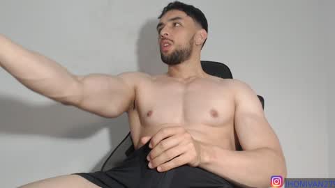 ivanhot279 online show from December 12, 7:26 pm