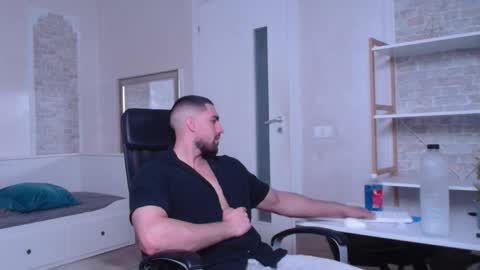 Snapshot of ivanhydee chatting on September 12, 4:45 am IvanHydee online show from September 12, 4:45 am