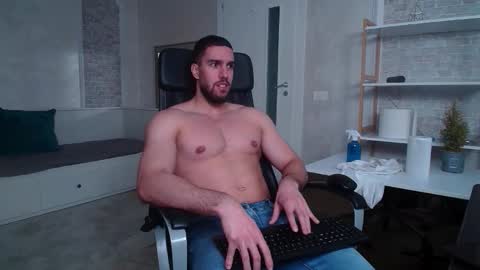 IvanHydee online show from November 24, 6:25 am