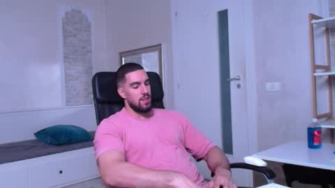 Snapshot of ivanhydee chatting on September 13, 4:46 am IvanHydee online show from September 13, 4:46 am