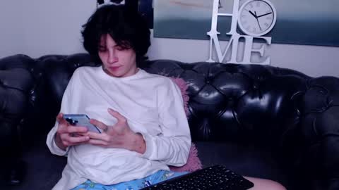 Snapshot of iwillfall_ chatting on February 9, 10:11 pm Maxim online show from February 9, 10:11 pm