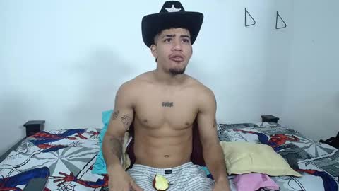 Snapshot of izaak_taylor7 chatting on September 20, 10:37 am izaack online show from September 20, 10:37 am