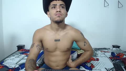 Snapshot of izaak_taylor7 chatting on September 19, 6:36 am izaack online show from September 19, 6:36 am