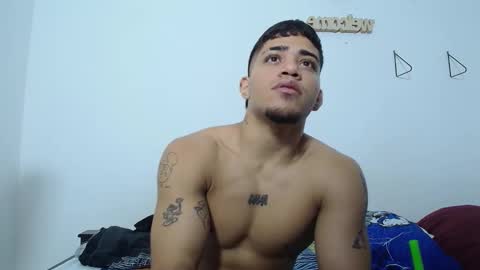 Snapshot of izaak_taylor7 chatting on September 11, 4:00 am izaack online show from September 11, 4:00 am