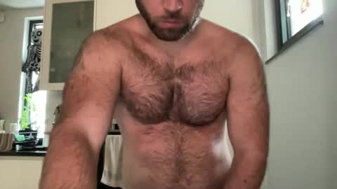 Izylduur online show from October 14, 8:10 am