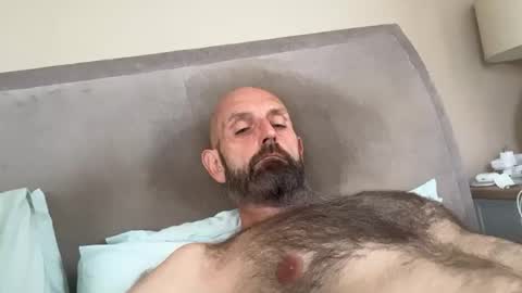 izzysboytoy1 online show from July 10, 10:51 am