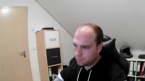 here4y online show from October 28, 8:50 am