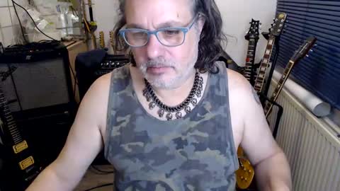 Jack independent model  online show from March 22, 7:30 pm